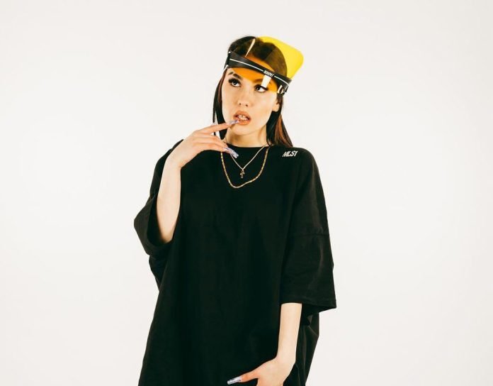 l000lita-0519-coverpage